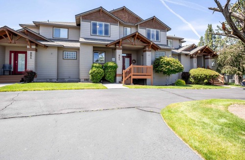 Redmond House | Eagle Crest Getaway w/Hot Tub & Golf Views