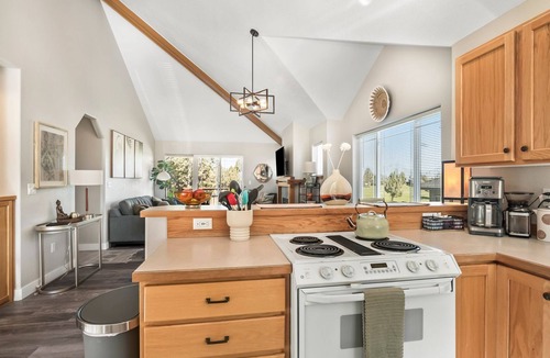 Redmond House | Eagle Crest Golden Pheasant Golf Retreat