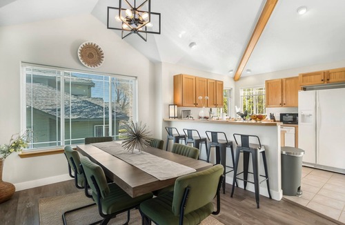 Redmond House | Eagle Crest Golden Pheasant Golf Retreat