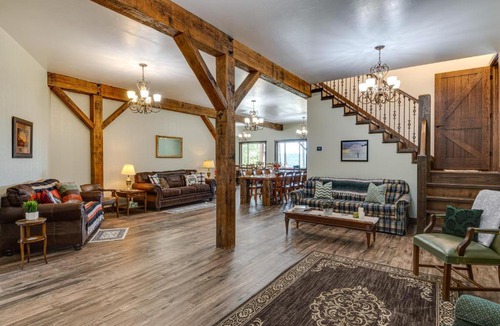 Huron House | Eagle Crest Lodge - Large Group Getaway!