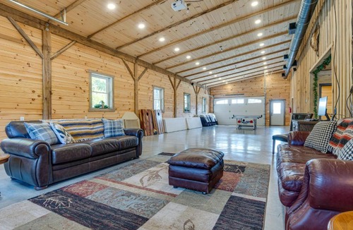 Huron House | Eagle Crest Lodge - Large Group Getaway!