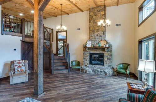 Huron House | Eagle Crest Lodge - Large Group Getaway!