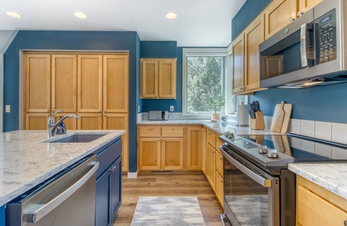 Redmond House | Eagle Crest Retreat | 6 Resort Passes Included