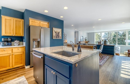 Redmond House | Eagle Crest Retreat | 6 Resort Passes Included