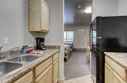 Woodland Park Hotel | Eagle Fire Lodge & Cabins