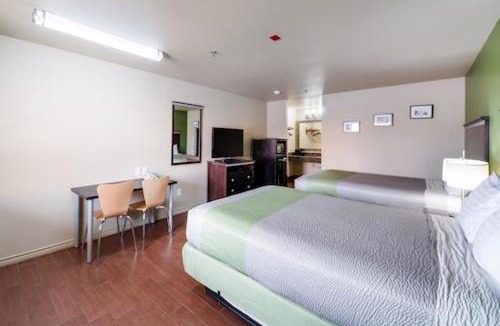 Floresville Hotel | Eagle Ford Inn