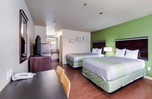 Floresville Hotel | Eagle Ford Inn