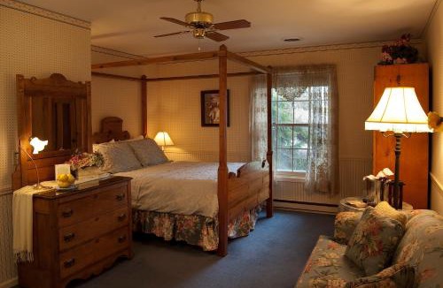 Ephraim Hotel | Eagle Harbor Inn