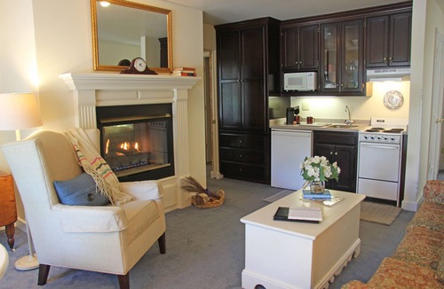 Ephraim Hotel | Eagle Harbor Inn