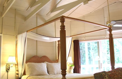 Ephraim Hotel | Eagle Harbor Inn