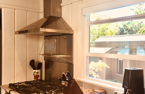 Winslow House | Eagle Harbor View Cottage