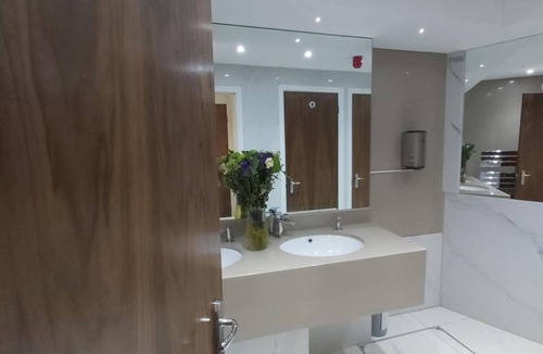 Luton Hotel | Eagle Hotel