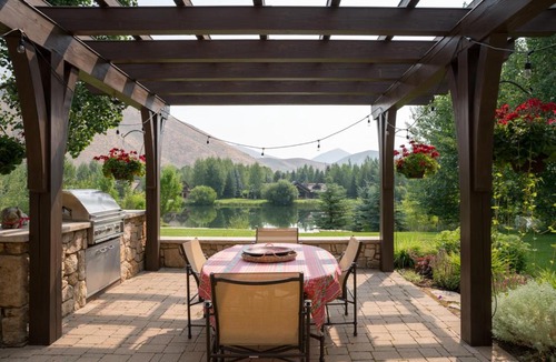 Hailey House | Eagle Lake Estate