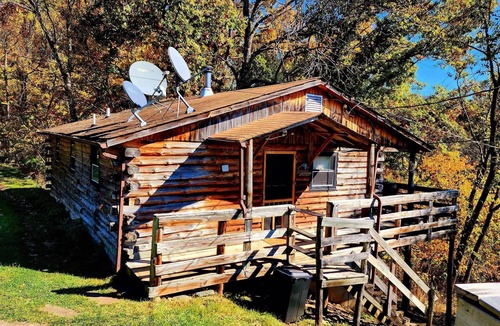 Elkton Cabin | Eagle Log Cabin at Mountaintop Ranch bordering Shenandoah National Park