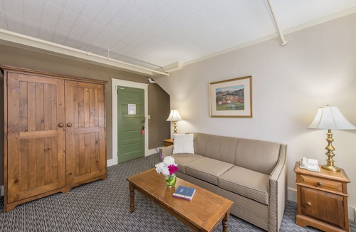 Jackson Hotel | Eagle Mountain House & Golf Club