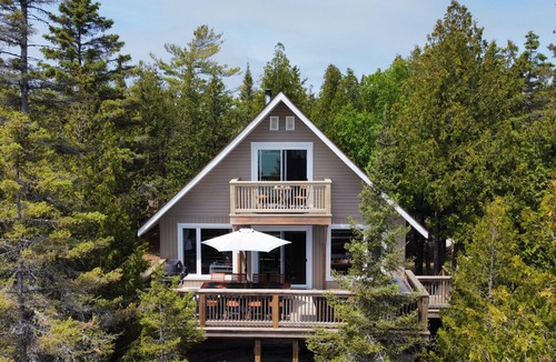 Manitoulin District House | Eagle Nest, Manitoulin Island, Bay at Lake Huron