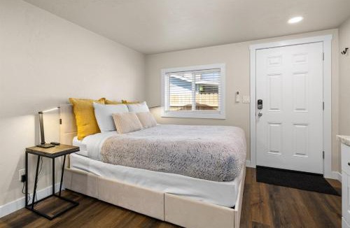 Eagle Apartment | Eagle Nest Retreat - Modern Studio in Eagle