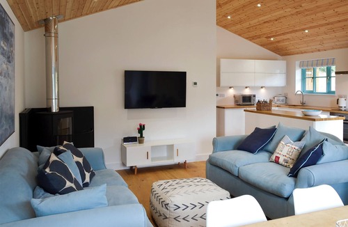 Winnard's Perch Cottage | Eagle Owl Lodge-UKC3770