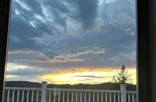 Eagle Point House | Eagle Point Getaway - Horse & Pet friendly