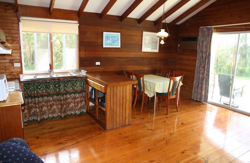 Eagle Point House | Eagle Point Lakeside Cottage
