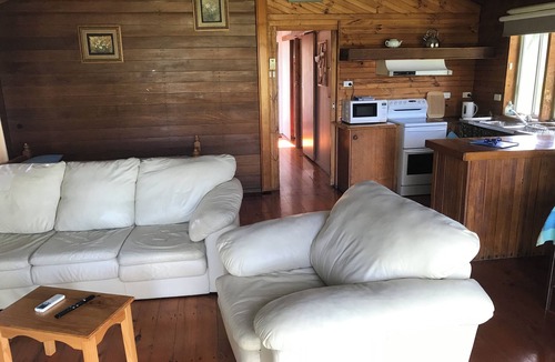 Eagle Point House | Eagle Point Lakeside Cottage