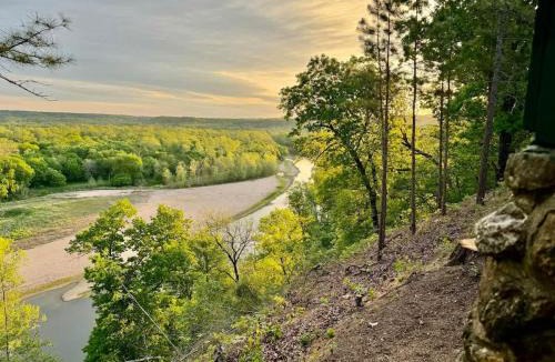 Tahlequah House | Eagle Rock Cabin Illinois River view