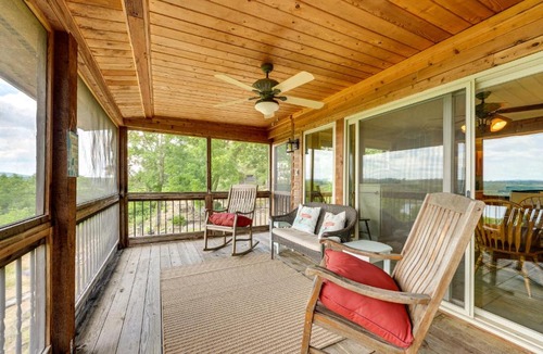 Eagle Rock House | Eagle Rock Gem on Table Rock Lake w/Decks & Grill
