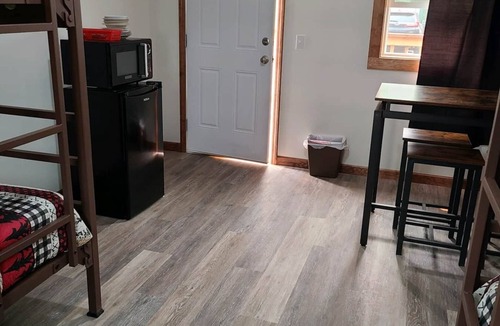 Naches House | Eagle Rock Resort - Cabins #2 or 3 - Two Bunk Beds