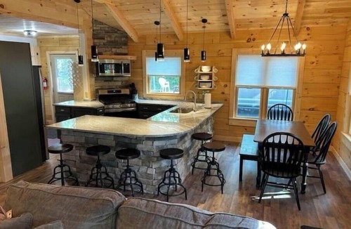 Wardensville Cabin | Eagle Roost