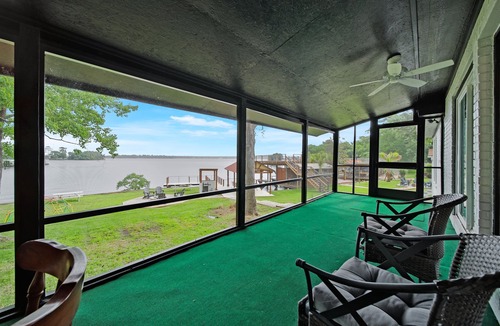 Trinity House | Eagle's Cove: Lake Livingston Waterfront Retreat