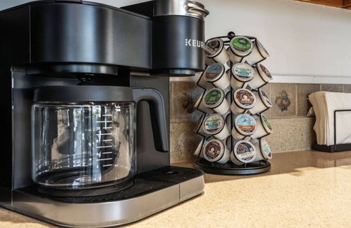 Gig Harbor House | Eagle`s Lookout Lodge w/Hot Tub