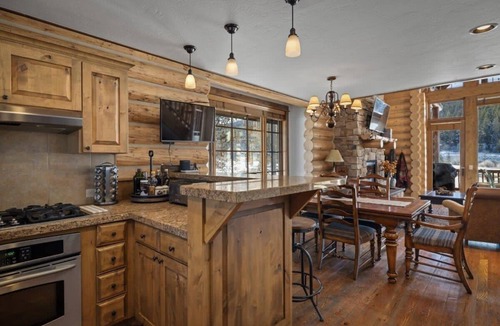 Victor Cabin | Eagle's Nest Cabin | Bronze Buffalo Ranch