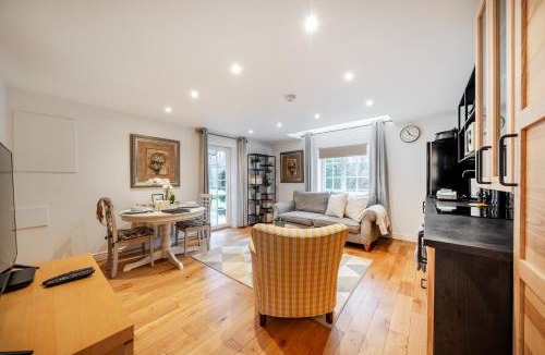 Guildford Apartment | Eagle's Nest