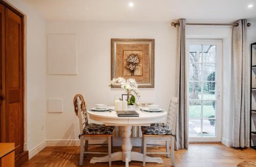 Guildford Apartment | Eagle's Nest