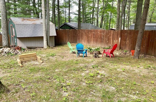 Gladwin Cabin | Eagle's Nest Quiet scenic lakefront with huge Deck!