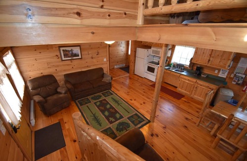 Moravia Cabin | Eagle's Nest - Sleeps up to 10