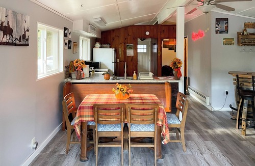 West Hickory House | Eagle's Peak Cottage