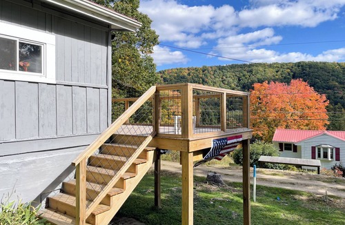 West Hickory House | Eagle's Peak Cottage
