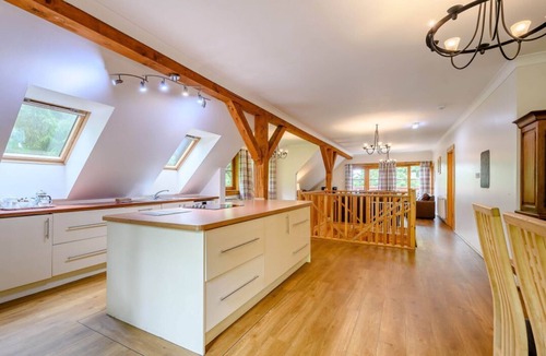 Glenisla Cabin | Eagle Spa Plus, Dundee