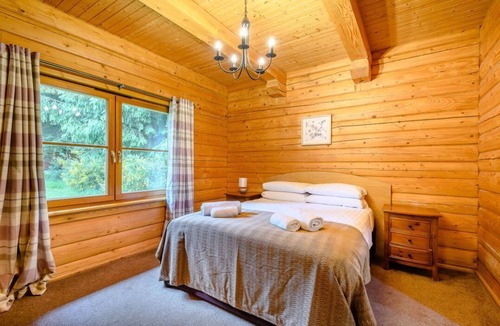 Glenisla Cabin | Eagle Spa Plus (Pet), Dundee