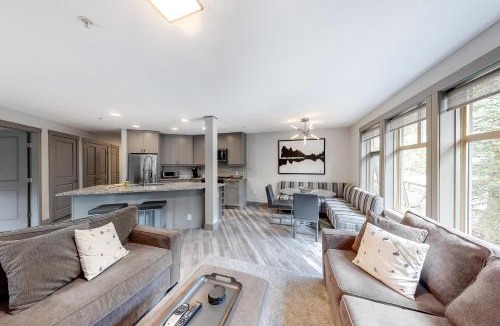 Salt Lake Mountain Resorts Apartment | Eagle Springs East 206: White Fir Suite