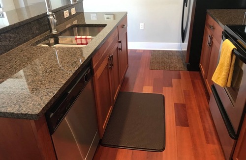 South Haven Condo | Eagle Street Retreat - Amazing Location - Walk to Restaurants, Shops & the Beach