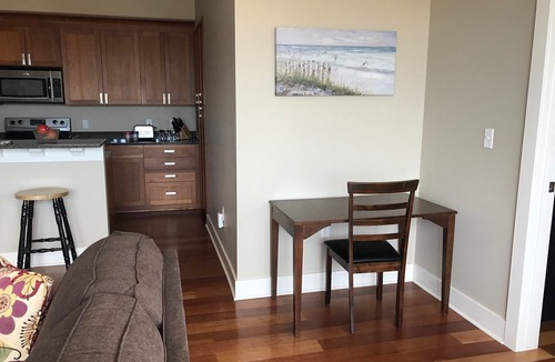 South Haven Condo | Eagle Street Retreat - Amazing Location - Walk to Restaurants, Shops & the Beach