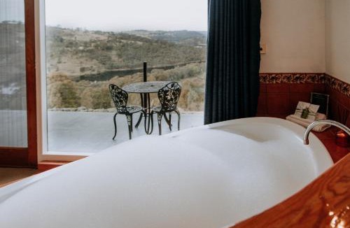 Rydal Hotel | Eagle View Escape