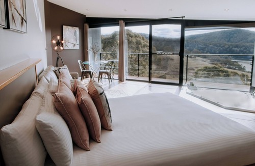 Rydal Hotel | Eagle View Escape
