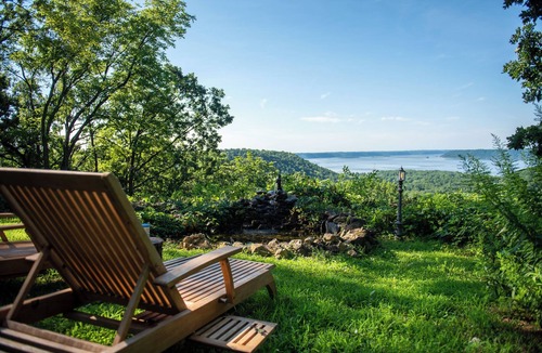 Ferryville Cabin | Eagle View Lodge - 1850's Driftless Log Cabin w/Hot Tub
