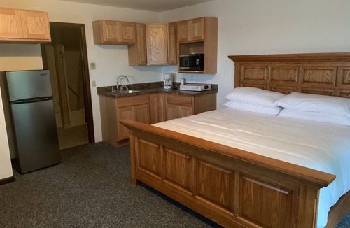 Guttenberg Hotel | Eagle View Motel & Retreat