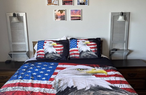Guttenberg Hotel | Eagle View Motel & Retreat