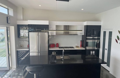 Cable Bay House | EAGLE VIEW - SUMMER IN STYLE