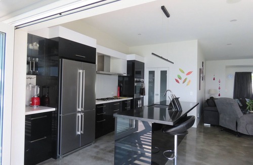 Cable Bay House | EAGLE VIEW - SUMMER IN STYLE